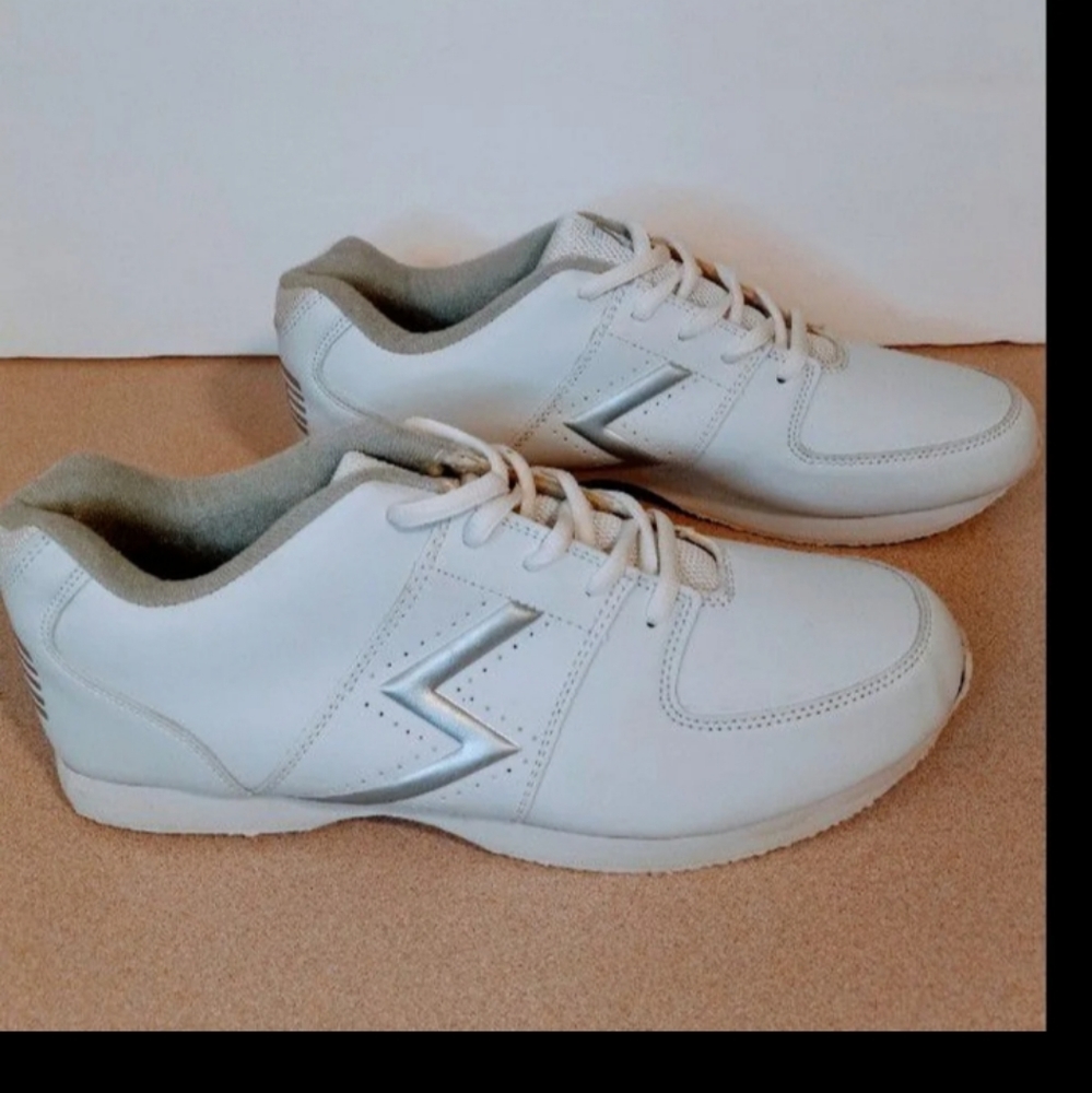 Zoe Revolution Sneakers